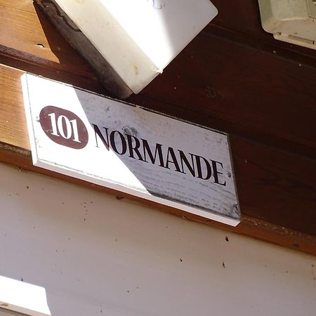 Hotel Du Cote De Chez Sam Andelaroche Exteriér fotografie